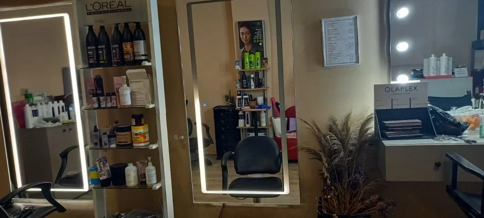 Tirane, shitet BIZNES PARUKERI Kati 1, 25 m² (Rr.Andon Zako Cajupi)