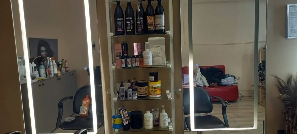 Tirane, shitet BIZNES PARUKERI Kati 1, 25 m² (Rr.Andon Zako Cajupi)