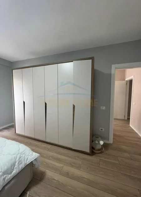 Tirane, jepet me qera apartament 2+1 Kati 4, 105 m² 450 € (Thesari, Fresk)