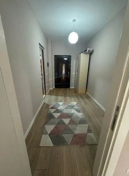 Tirane, jepet me qera apartament 2+1 Kati 4, 105 m² 450 € (Thesari, Fresk)