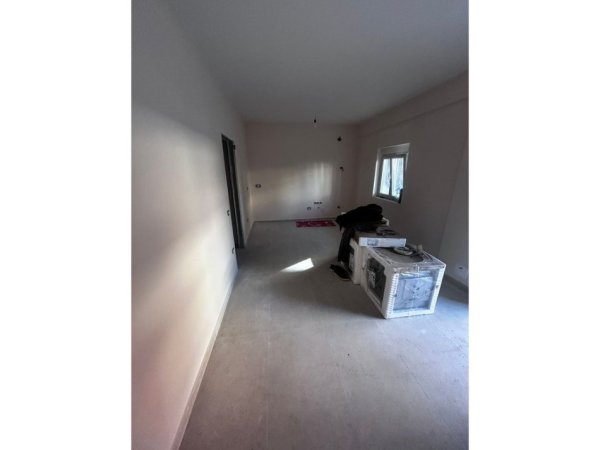 Tirane, jepet me qera apartament 1+1+Ballkon Kati 1, 50 m² 450 € (Selite)