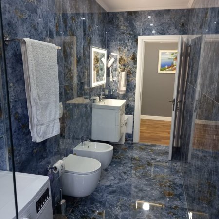 Tirane, jepet me qera apartament 1+1 Kati 4, 70 m² 750 € (Rruga e Kosovareve)