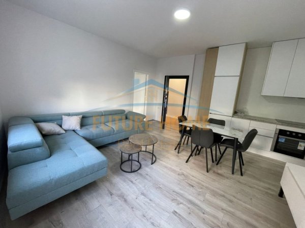 Tirane, jepet me qera apartament 1+1+Ballkon Kati 1, 65 m² 650 € (Myslym Shyri)