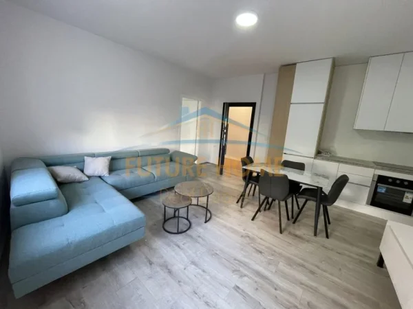 Tirane, jepet me qera apartament 1+1+Ballkon Kati 1, 65 m² 650 € (Myslym Shyri)