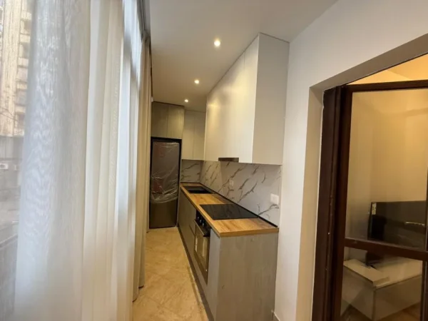 Tirane, shitet apartament 1+1 Kati 1, 53 m² 145.000 € (Rruga Medar Shtylla)