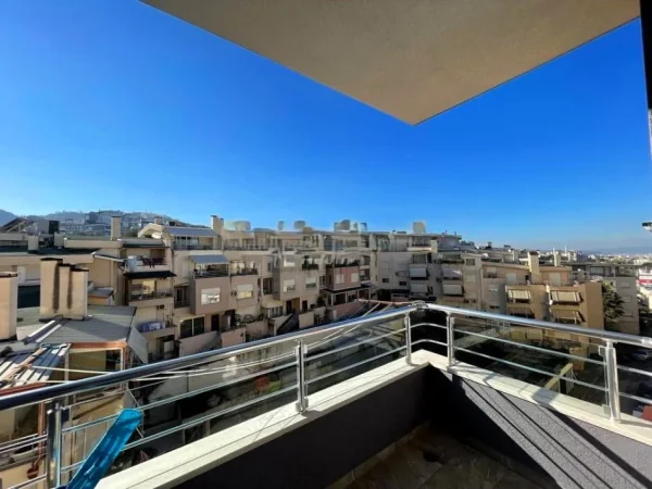 Tirane, jepet me qera apartament 3+1 Kati 5, 126 m² 1.000 € (liqeni thate)