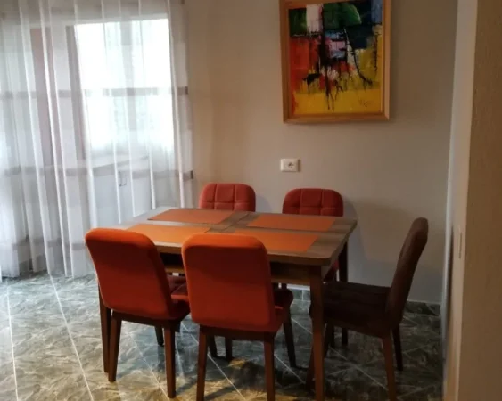 Tirane, jepet me qera apartament 2+1+Aneks+Ballkon Kati 2, 106 m² 600 € (rruga mine peza)