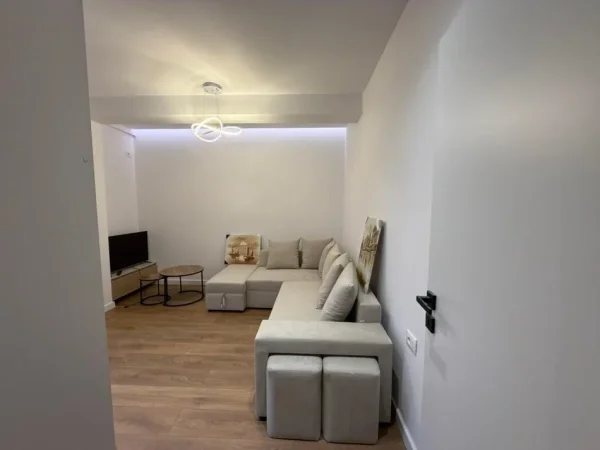 Tirane, shitet apartament 1+1 Kati 1, 45 m² 140.000 € (Rruga Medar Shtylla)