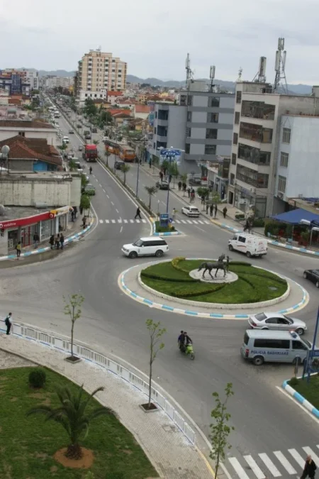 Shiten Apartamente 2+1 në Kamëz Në Rrugën Kryesore!,  75.320 €URO