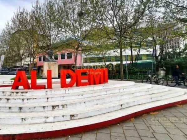 Tirane, shitet apartament Kati 1, 115.000 € 