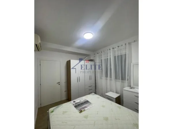 Tirane, jepet me qera apartament 1+1+Ballkon Kati 1, 60 m² 500 € (Liqeni i Thate)