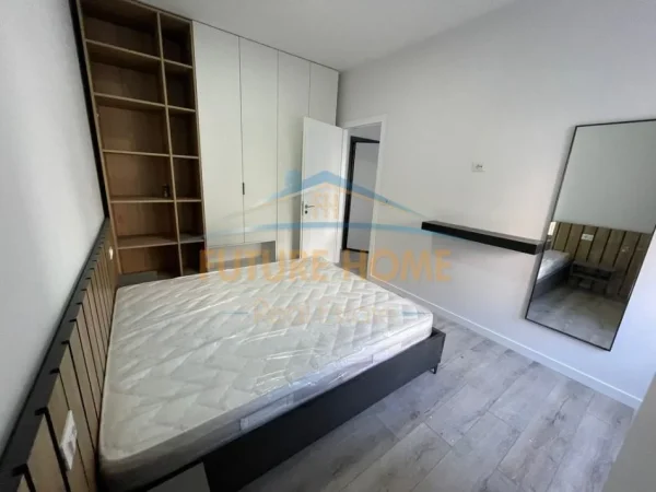 Tirane, jepet me qera apartament 1+1+Ballkon Kati 1, 65 m² 650 € 