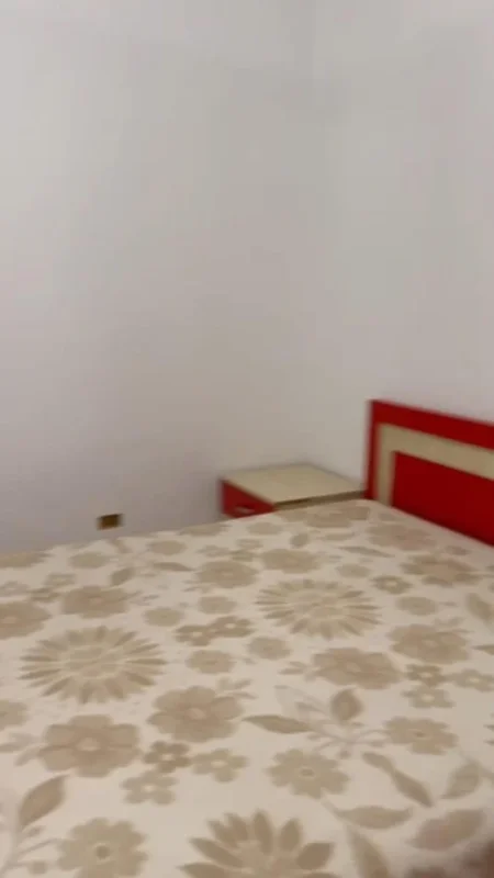 Tirane, jepet me qera apartament 1+1 Kati 1, 400 € (Rruga Peti ,Kopshti Zoologjik)