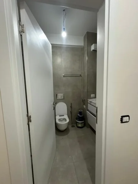 Tirane, jepet me qera ambjent biznesi , 67 m² 700 € (Komuna e Parisit)