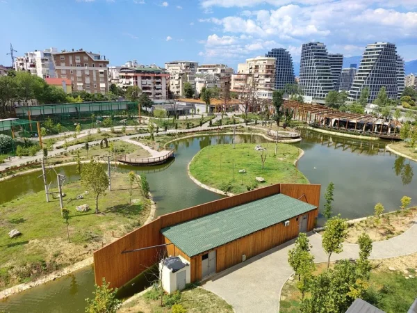 Tirane, jepet me qera apartament 1+1+Ballkon Kati 1, 70 m² 400 € (Pranë Kopshtit Zoologjik)