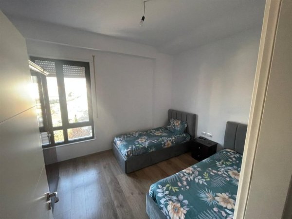 Tirane, jepet me qera apartament 2+1+Ballkon Kati 8, 100 m² 700 € (Porcelan/Rruga Xhanfize Keko)