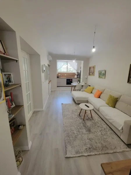 Tirane, shitet apartament 1+1 Kati 1, 59 m² 180.000 € (Him Kolli)