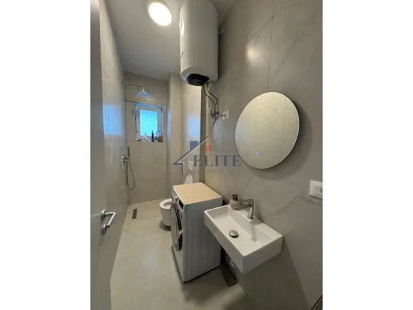 Tirane, jepet me qera apartament 1+1+Ballkon Kati 2, 55 m² 510 € (Rezidenca Oxa)