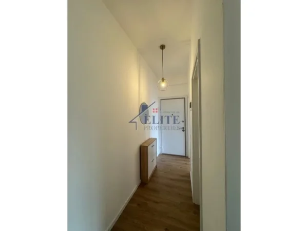 Tirane, jepet me qera apartament 1+1+Ballkon Kati 2, 55 m² 510 € (Rezidenca Oxa)