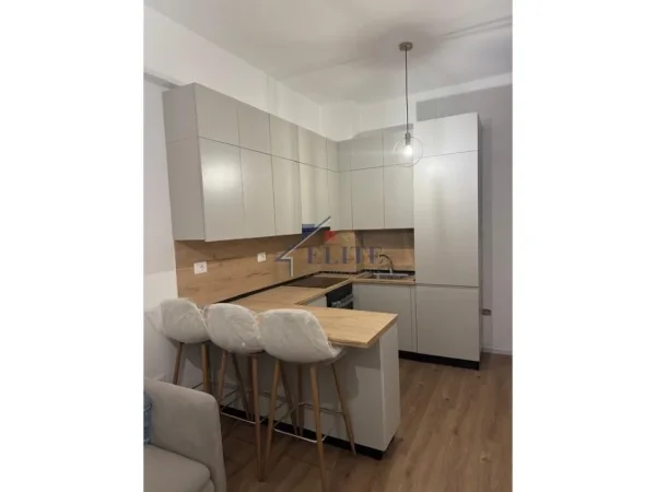 Tirane, jepet me qera apartament 1+1+Ballkon Kati 2, 55 m² 510 € (Rezidenca Oxa)
