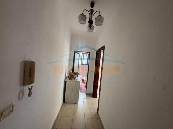 Shkembi Kavajes, shitet apartament 1+1 Kati 4, 52 m² 65.000 €