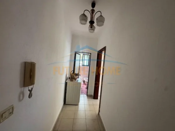 Shkembi Kavajes, shitet apartament 1+1 Kati 4, 52 m² 65.000 €