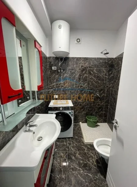 Tirane, jepet me qera apartament 1+1+Ballkon Kati 1, 65 m² 650 € (Myslym Shyri)