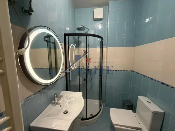 Tirane, jepet me qera apartament 2+1+Ballkon Kati 5, 110 m² 1.400 € (Garda e Republikes)