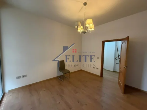 Tirane, jepet me qera apartament 2+1+Ballkon Kati 5, 110 m² 1.400 € (Garda e Republikes)