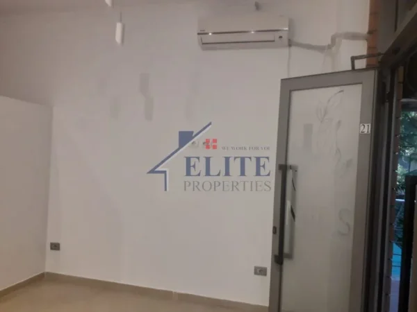 Tirane, jepet me qera dyqan Kati 0, 30 m² 310 € (Rruga Ura)