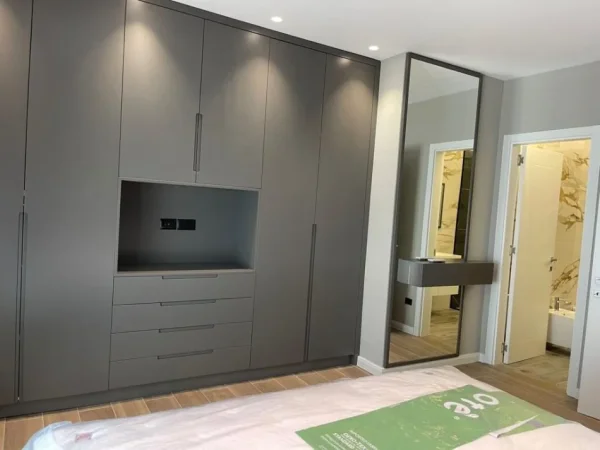 Tirane, jepet me qera apartament 2+1 Kati 3, 160 m² 1.650 € (TEG.)