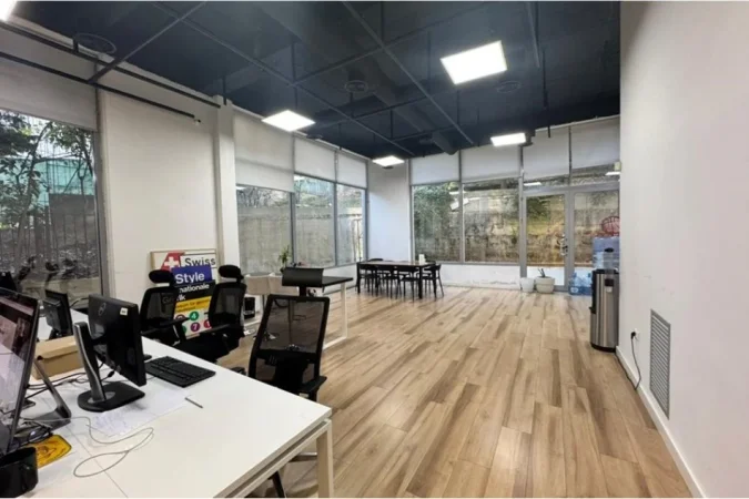 Tirane, jepet me qera zyre Kati 0, 220 m² 2.000 € (Kopshti Zoologjik)