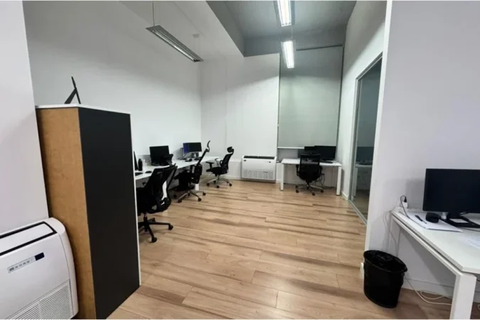 Tirane, jepet me qera zyre Kati 0, 220 m² 2.000 € (Kopshti Zoologjik)