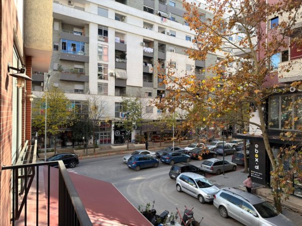 Tirane, jepet me qera apartament 1+1+Ballkon Kati 2, 60 m² 500 € (ASTIR)
