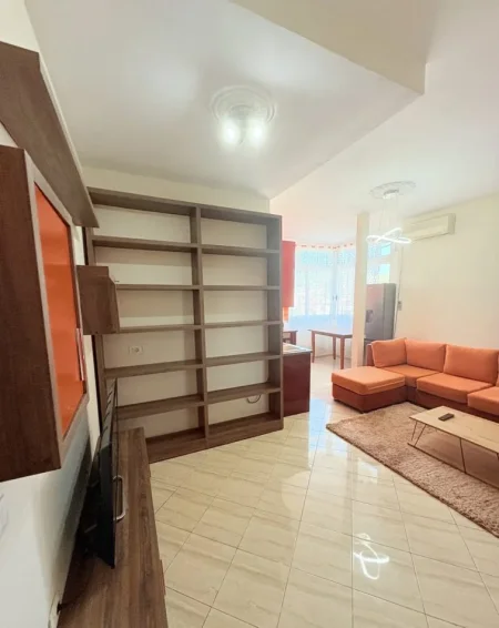 Tirane, jepet me qera apartament 1+1+Aneks+Ballkon Kati 6, 60 m² 450 € (Perballe Delijorgji, Rr Irfan Tomini)