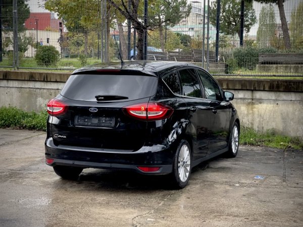 Tirane, shes makine Ford C-Max Titanium Nafte, e zeze automatik Klima 196.000 km 8.900 €
