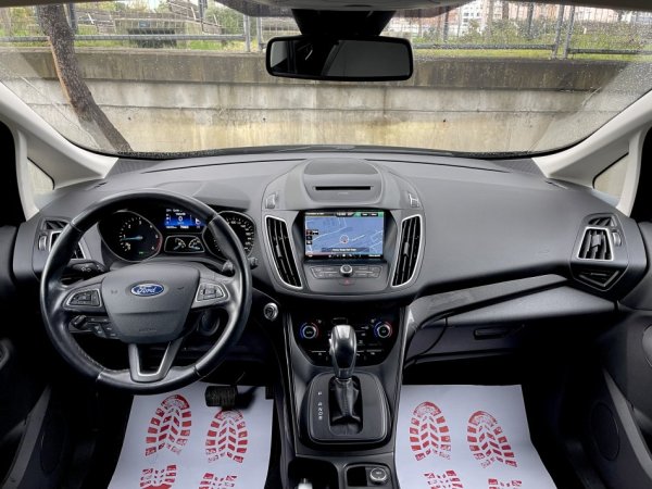 Tirane, shes makine Ford C-Max Titanium Nafte, e zeze automatik Klima 196.000 km 8.900 €