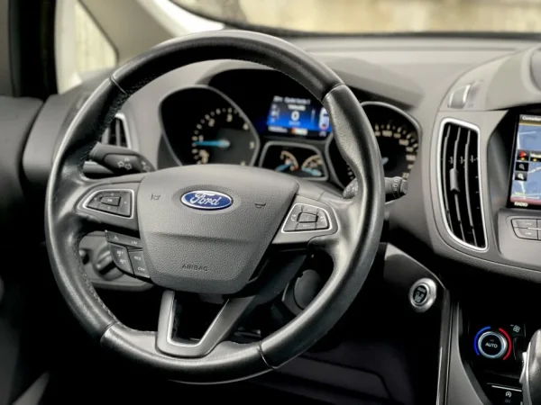 Tirane, shes makine Ford C-Max Titanium Nafte, e zeze automatik Klima 196.000 km 8.900 €