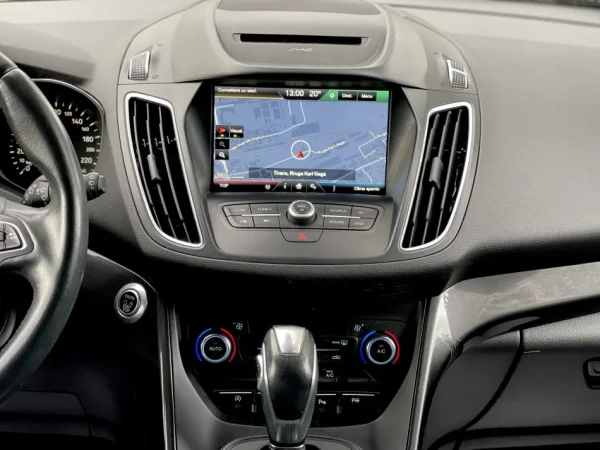 Tirane, shes makine Ford C-Max Titanium Nafte, e zeze automatik Klima 196.000 km 8.900 €