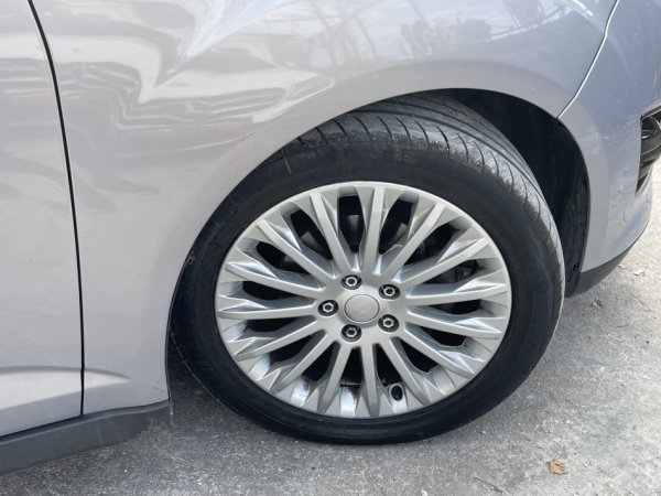 Tirane, shes makine Ford C Max Nafte, gri metalizato manuale Klima 182.000 km 5.690 €