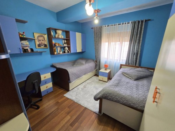 OKAZION: SHITET APARTAMENT 2 + 1 /ZONA : POGRADEC