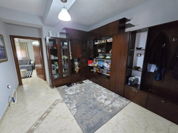 OKAZION: SHITET APARTAMENT 2 + 1 /ZONA : POGRADEC