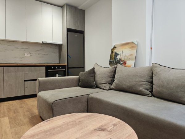 Tirane, shitet apartament 1+1 Kati 1, 40 m² 125.000 € (Rruga Medar Shtylla)