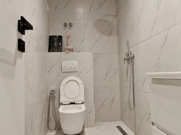 Tirane, shitet apartament 1+1 Kati 1, 40 m² 125.000 € (Rruga Medar Shtylla)