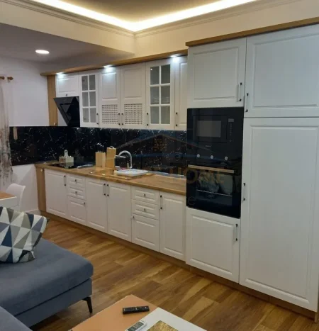 Tirane, jepet me qera apartament 1+1 Kati 4, 70 m² 750 € (Stadiumi Dinamo)