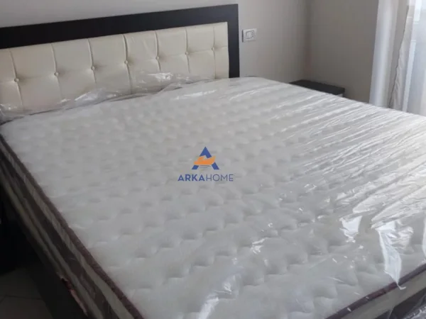 Tirane, jepet me qera apartament 2+1+Ballkon Kati 8, 108 m² 467 € 