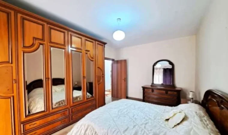 Tirane, jepet me qera apartament 2+1+Ballkon Kati 6, 105 m² 700 € (RRUGA E KAVAJES)