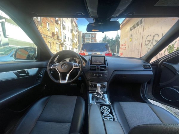 Mercedes Benz C200 Kompresor Benzine-Gaz! (6800 Euro)