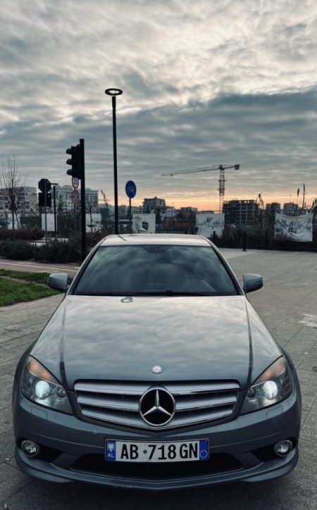 Mercedes Benz C200 Kompresor Benzine-Gaz! (6800 Euro)