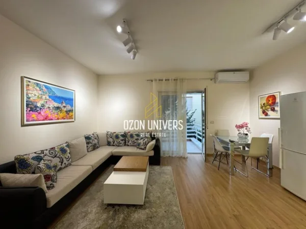 Tirane, jepet me qera apartament 2+1+Ballkon Kati 2, 115 m² 80,000 lekë/muaj (Kopshti Zoologjik)